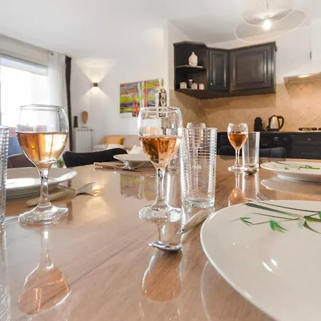 아파트 Le Nala - Spacious - Ac - Wifi - 10 Min From The Sea *